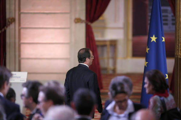 Airbus, Hollande fa cassa: 451 mln. Scende all’11% come Berlino Airbus, Hollande fa cassa: 451 mln. Scende all’11% come Berlino