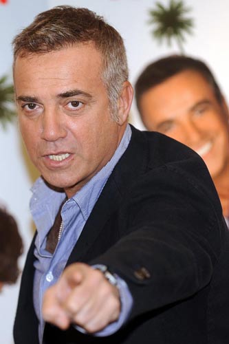 Paura per Massimo Ghini: malore in scena, spettacolo interrotto Paura per Massimo Ghini: malore in scena, spettacolo interrotto