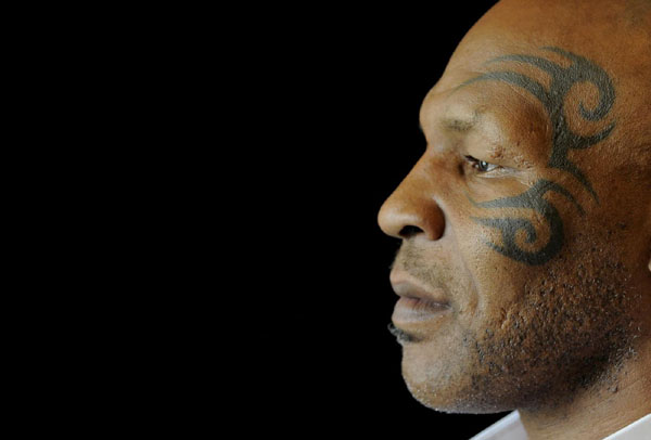 Mike Tyson, la giornalista italiana e gli slip di Versace… Mike Tyson, la giornalista italiana e gli slip di Versace…