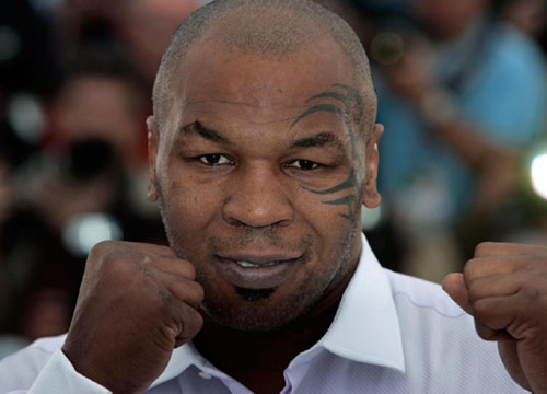 Mike Tyson, la giornalista italiana e gli slip di Versace… Mike Tyson, la giornalista italiana e gli slip di Versace…