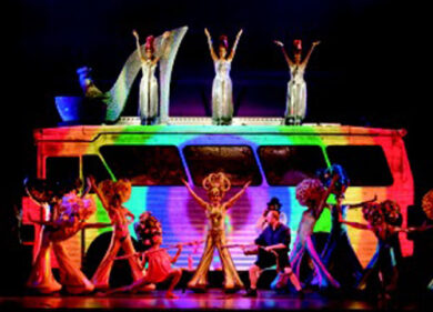 Un’esplosione di colori per Priscilla: ecco il musical da 12 nomination