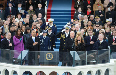 Beyoncé senza slip su Instagram: sexy e disinibita come Rihanna