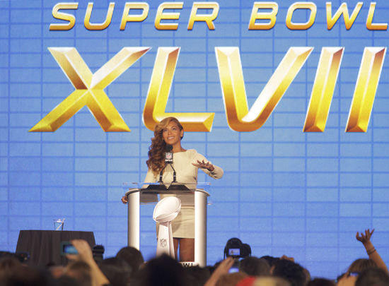 Beyoncé senza slip su Instagram: sexy e disinibita come Rihanna Beyoncé senza slip su Instagram: sexy e disinibita come Rihanna