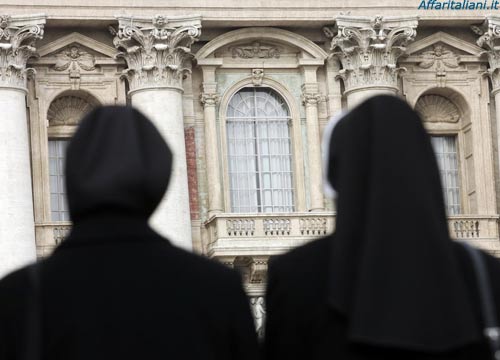 Suora in ospedale per dolori addominali, partorisce bimbo 3,5 kg Suora in ospedale per dolori addominali, partorisce bimbo 3,5 kg