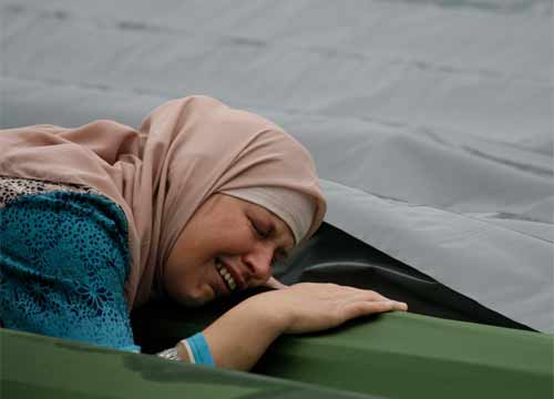 Romanzi/ Magini, all’esordio, racconta il massacro di Srebrenica Romanzi/ Magini, all’esordio, racconta il massacro di Srebrenica