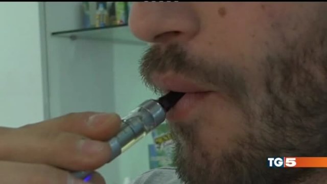 Il fumo causa oltre quaranta malattie. Colpisce ogni organo del corpo Il fumo causa oltre quaranta malattie. Colpisce ogni organo del corpo