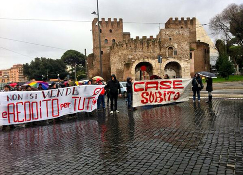Il giorno della rabbia metropolitana. Centinaia in piazza: blocchi ovunque Il giorno della rabbia metropolitana. Centinaia in piazza: blocchi ovunque
