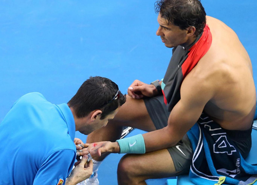Nadal, terrore per la sua mano. In pericolo l’Australian Open di Rafa Nadal, terrore per la sua mano. In pericolo l’Australian Open di Rafa
