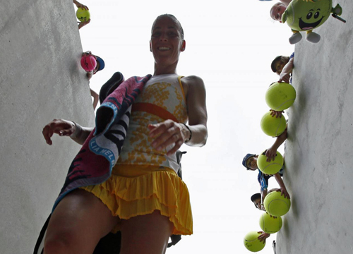 Australia Open, la bellissima Bouchard incanta tutti. Pennetta out (“Mi rode”)