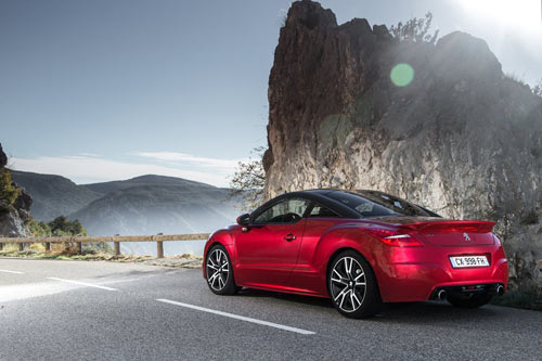 RCZ R: firmate Peugeot Sport RCZ R: firmate Peugeot Sport