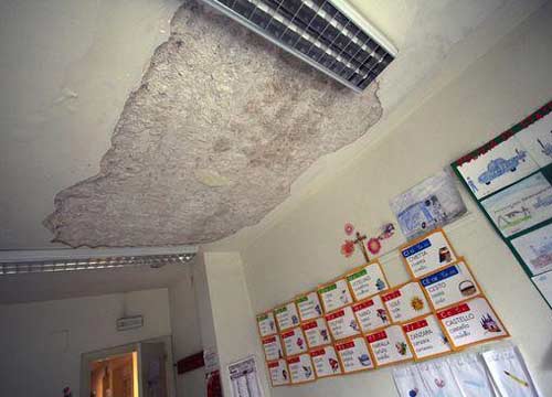 Le scuole “perdono la testa”. L’ira dei presidi contro i tagli Le scuole “perdono la testa”. L’ira dei presidi contro i tagli