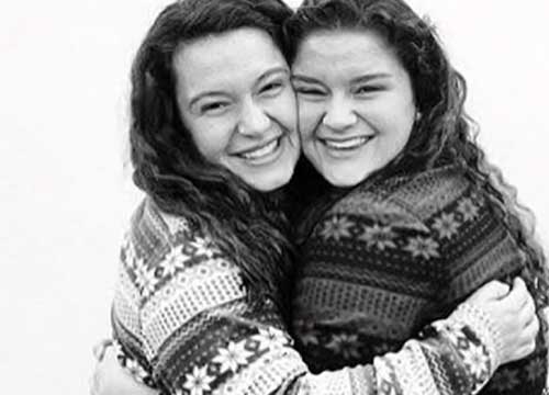 Amiche inseparabili al college. Scoprono di essere sorelle. Video Amiche inseparabili al college. Scoprono di essere sorelle. Video