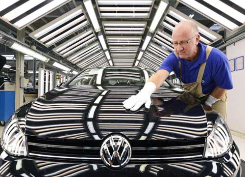 Auto,menage a trois sul tetto del mondo. Golf: macchina più venduta in Europa Auto,menage a trois sul tetto del mondo. Golf: macchina più venduta in Europa