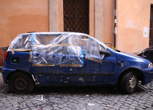 Una bomba nella notte: paura in Centro. Allarme rosso per la visita di Hollande Una bomba nella notte: paura in Centro. Allarme rosso per la visita di Hollande