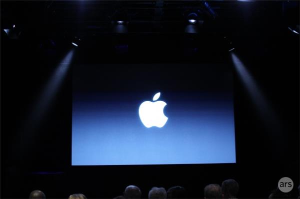 L’iPhone diventa extra large L’iPhone diventa extra large