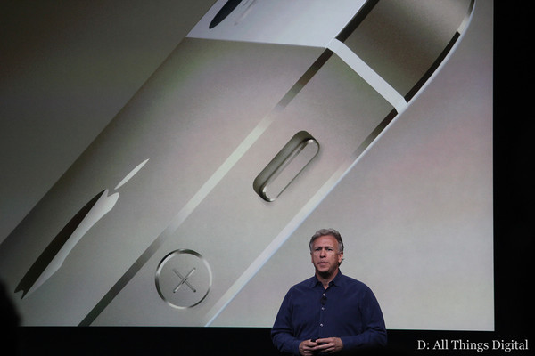 L’iPhone diventa extra large L’iPhone diventa extra large