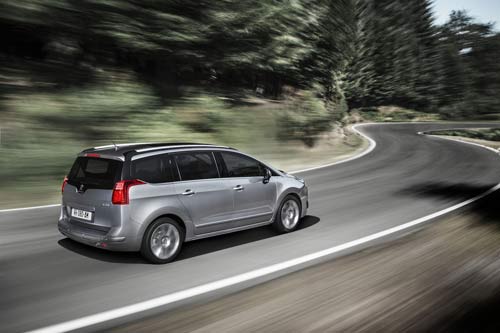 Peugeot 3008 E 5008 restyling nel segno della continuità