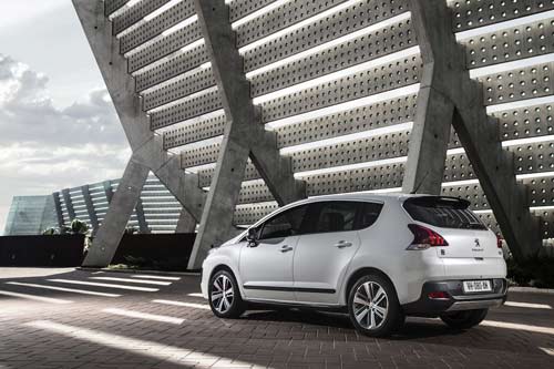 Peugeot 3008 E 5008 restyling nel segno della continuità