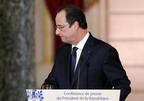 Hollande-Valery, è divorzio. “Ha deciso lui. Ma lei non firma” Hollande-Valery, è divorzio. “Ha deciso lui. Ma lei non firma”