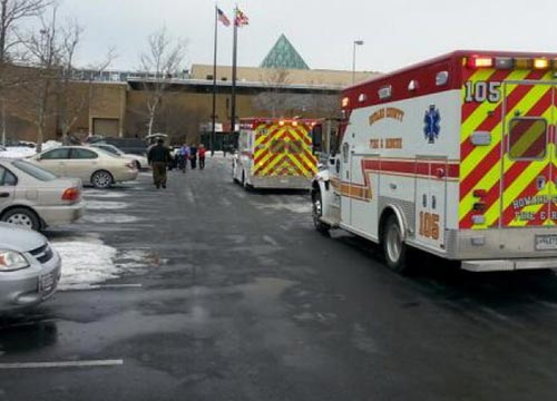 Usa/ Spari in uno shopping center: morti