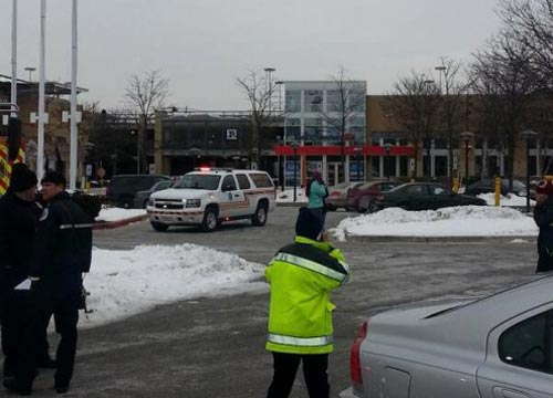 Usa/ Spari in uno shopping center: morti