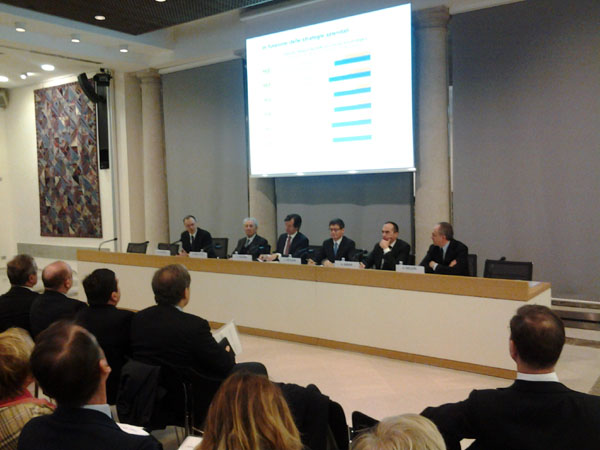 Intesa/ Il Ceo Messina ad Affari: “No esuberi nel piano industriale”