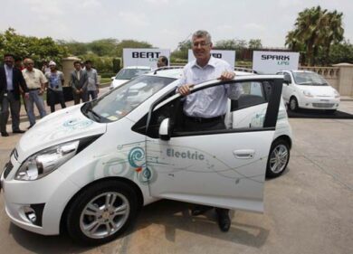 Tata, il Ceo precipita dal grattacielo. Giallo al colosso auto indiano