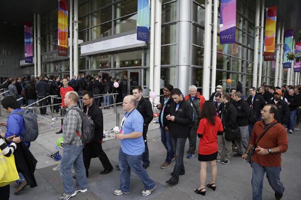 Conti Apple record, ma Cupertino delude i mercati