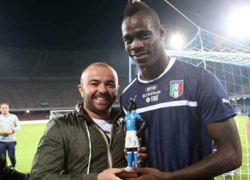Giallo sulla rissa tra Balotelli e Facchinetti: “Mario scambiato per il fratello” Giallo sulla rissa tra Balotelli e Facchinetti: “Mario scambiato per il fratello”