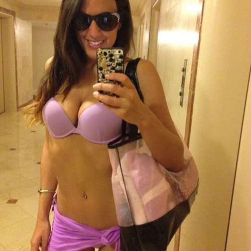 Claudia Romani, lato b da selfie