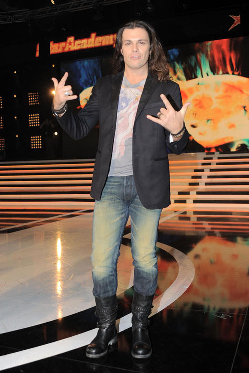 Malore per Gianluca Grignani: ricoverato in ospedale Malore per Gianluca Grignani: ricoverato in ospedale