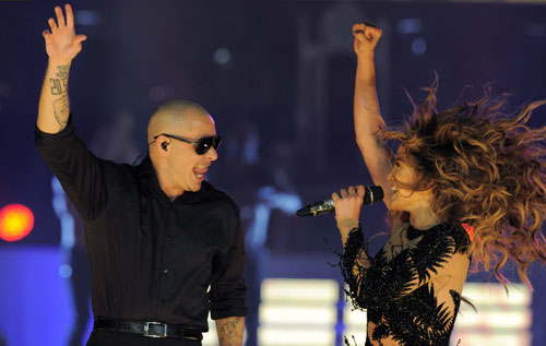 Svelato l’inno dei Mondiali 2014: lo cantano Pitbull e Jennifer Lopez Svelato l’inno dei Mondiali 2014: lo cantano Pitbull e Jennifer Lopez