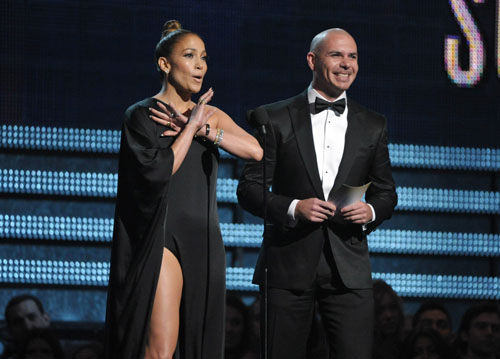 Svelato l’inno dei Mondiali 2014: lo cantano Pitbull e Jennifer Lopez Svelato l’inno dei Mondiali 2014: lo cantano Pitbull e Jennifer Lopez