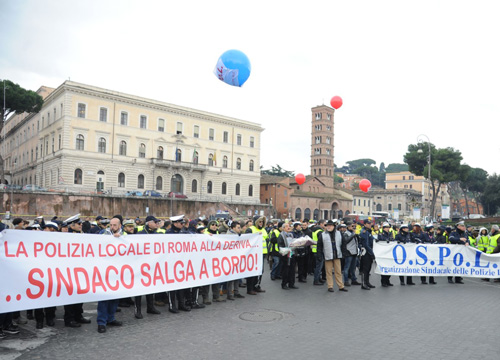 Primo round ai Vigili: “Ma ad aprile pronti per un nuovo sciopero” Primo round ai Vigili: “Ma ad aprile pronti per un nuovo sciopero”