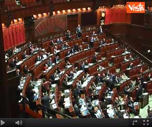 Video / La ola dei grillini in aula quando la Ruocco fa l’elenco dei loro nomi