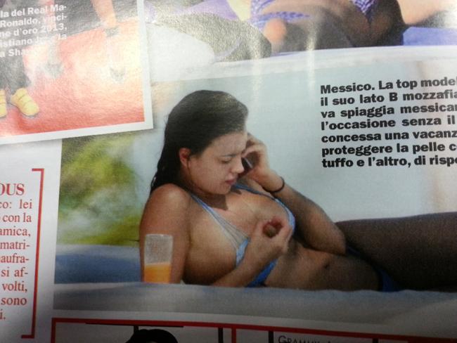 Bikini esplosivo per Irina: la fidanzata di Ronaldo mostra il lato b