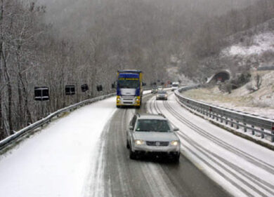 Bombe d’acqua, grandine e neve. Allarme maltempo