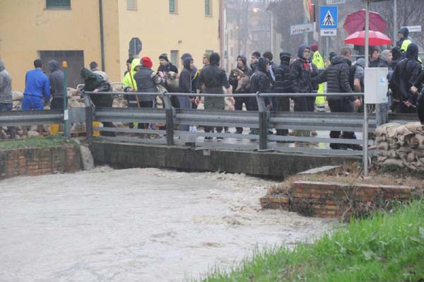 Bombe d’acqua, grandine e neve. Allarme maltempo Bombe d’acqua, grandine e neve. Allarme maltempo