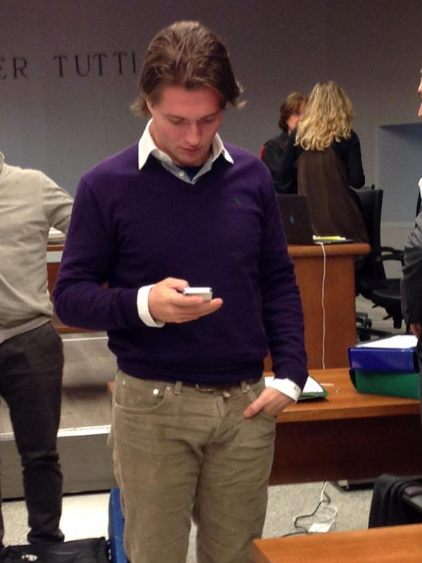 Mez, condannati Knox e Sollecito. Raffaele fermato al confine Mez, condannati Knox e Sollecito. Raffaele fermato al confine