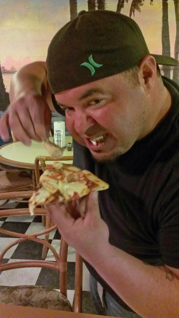 In Florida si mangia la pizza al serpente