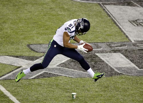 I Seattle Seahawks umiliano Denver e vincono il loro primo Super Bowl I Seattle Seahawks umiliano Denver e vincono il loro primo Super Bowl