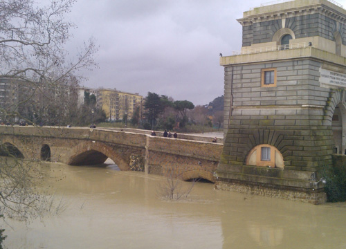 La resa di Roma: “Non venite”. Strade e fogne: l’apocalisse