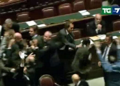 I questori: i grillini volevano bloccare la Camera dei Deputati