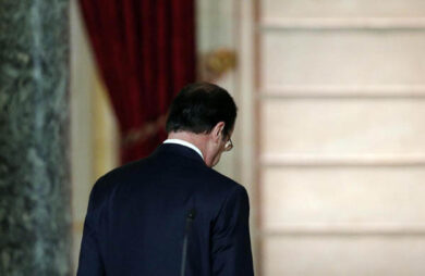 Francia, Hollande rinuncia alla contestata legge sulla famiglia