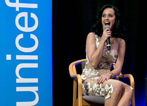 Katy Perry caliente: “Ecco come ho distratto il fidanzato dal calcio” Katy Perry caliente: “Ecco come ho distratto il fidanzato dal calcio”