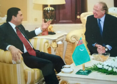 Eni, incontro di lavoro tra presidente Turkmenistan e Scaroni