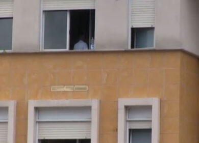 VIDEO: Caserta, vende neonato per 25mila euro: arrestato ginecologo