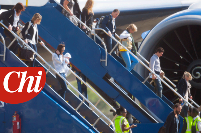 Kate Middleton in vacanza col figlio su volo di linea: polemiche Kate Middleton in vacanza col figlio su volo di linea: polemiche