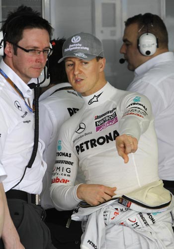 Michael Schumacher sfigurato come Niki Lauda. Rivista nella bufera Michael Schumacher sfigurato come Niki Lauda. Rivista nella bufera