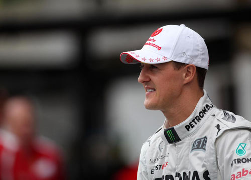 Michael Schumacher sfigurato come Niki Lauda. Rivista nella bufera Michael Schumacher sfigurato come Niki Lauda. Rivista nella bufera